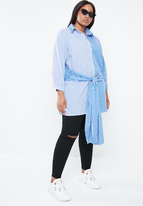 STYLE REPUBLIC PLUS - Asymmetrical shirt with multi-tie detailing - blue & white