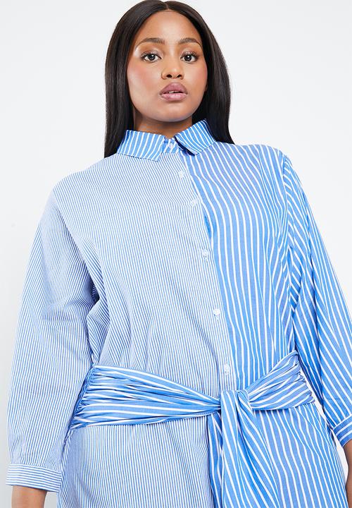 STYLE REPUBLIC PLUS - Asymmetrical shirt with multi-tie detailing - blue & white