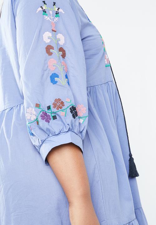 STYLE REPUBLIC PLUS - Tiered embroidered dress - blue 