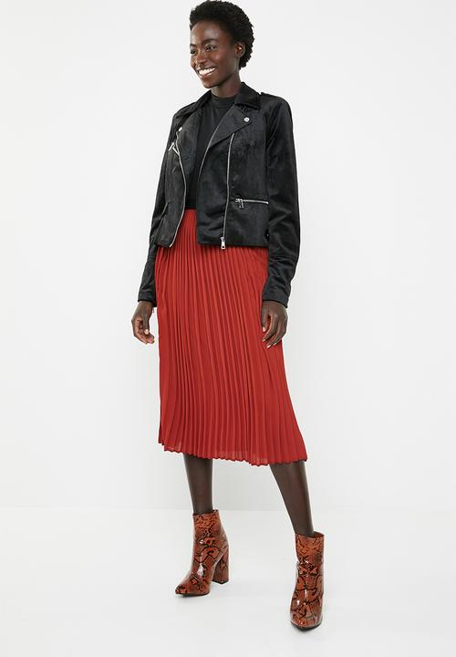 Vero Moda - Hazle velvet short jacket - black