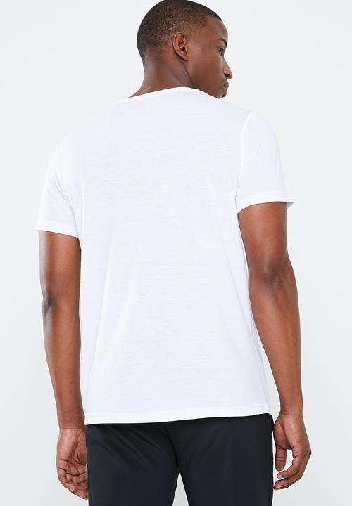 ASICS - Esnt short sleeve top hex - white
