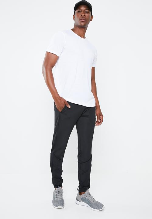 ASICS - Esnt short sleeve top hex - white