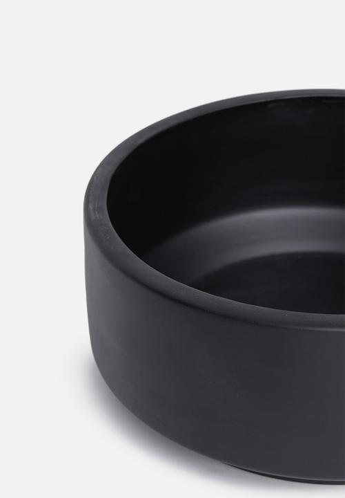 Grey Gardens - Latvia planter medium - black