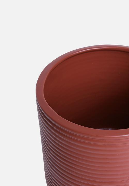 Grey Gardens - Stockholm ribbed planter - terracotta