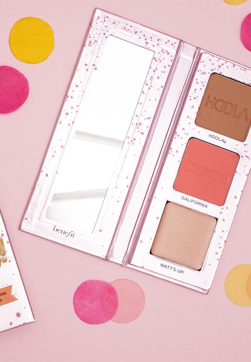 Benefit Cosmetics - Get this pretty started powder blush palette