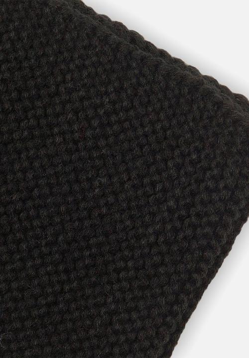 MINOTI - Knitted scarf - black