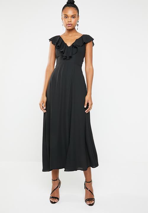 Superbalist - Ruffle neckline maxi dress - black