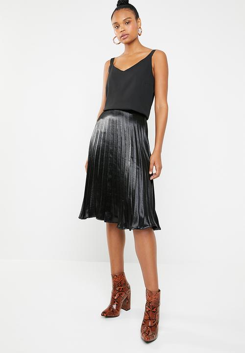 STYLE REPUBLIC - Contrast strap cami - black