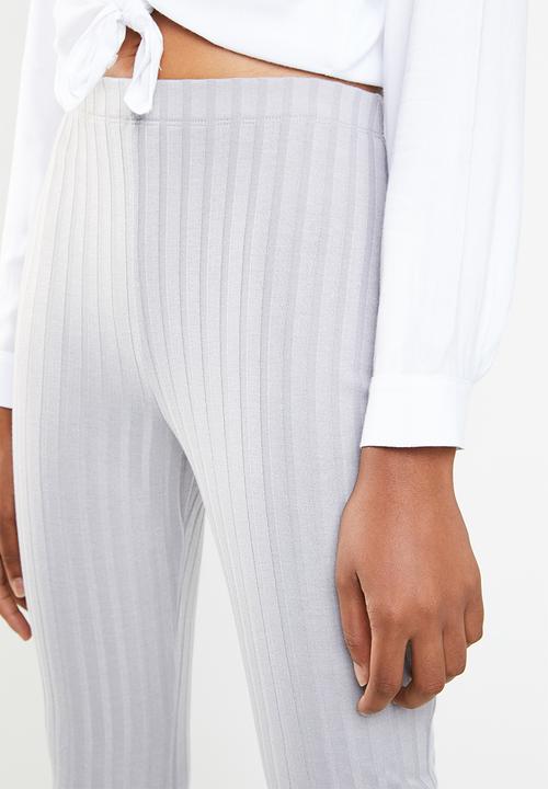 Missguided - Matte ribbed flare trouser - grey