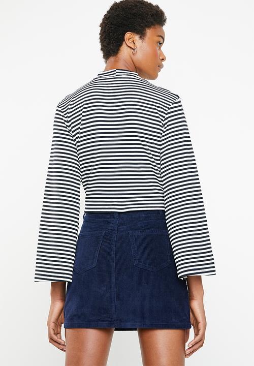 Superbalist - Boxy top with flute sleeve - black & white