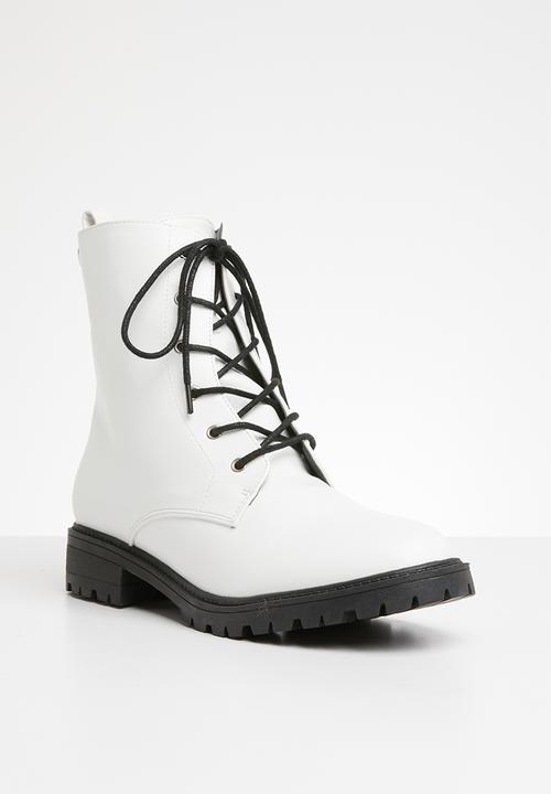 Superbalist - Roxy lace up boot - white