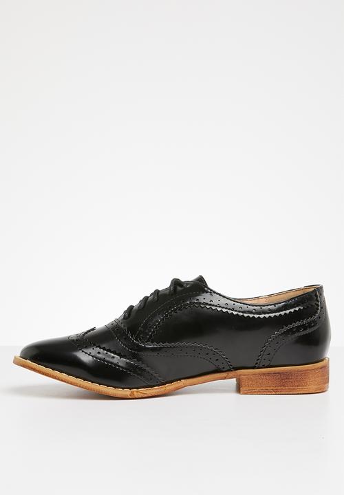 Superbalist - Basic lace-up brogue - black