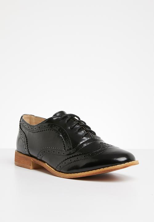 Superbalist - Basic lace-up brogue - black