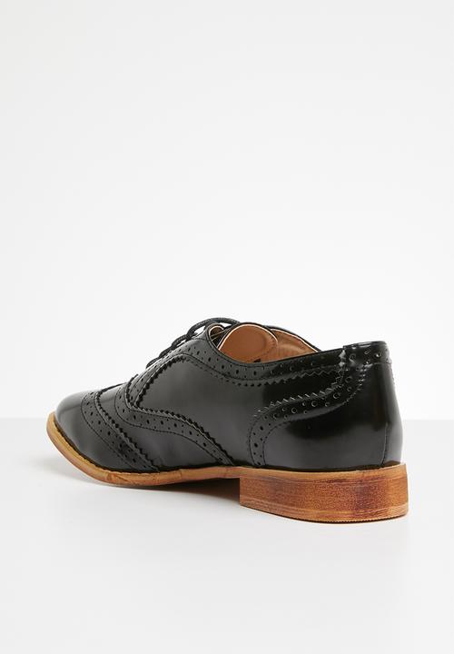 Superbalist - Basic lace-up brogue - black