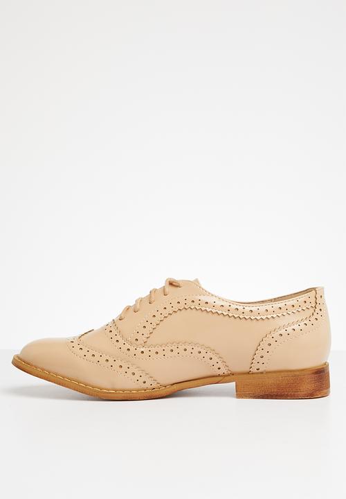 Superbalist - Basic lace-up brogue - neutral