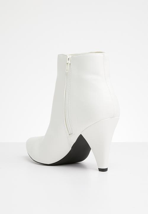 Superbalist - Sade cone heel boot - white