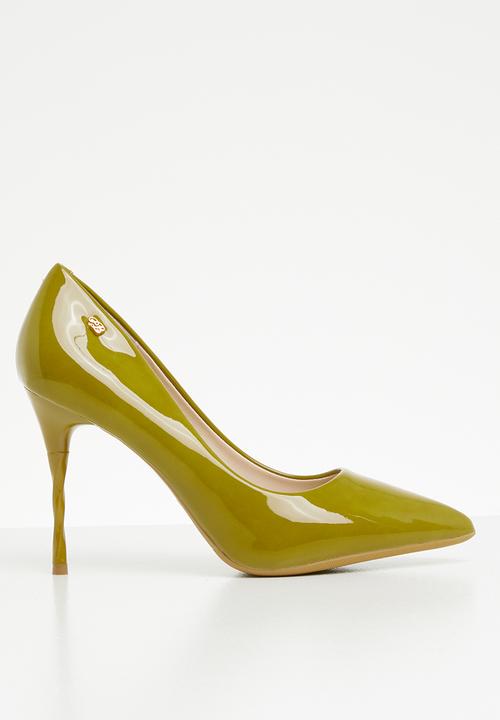 mustard and black heels