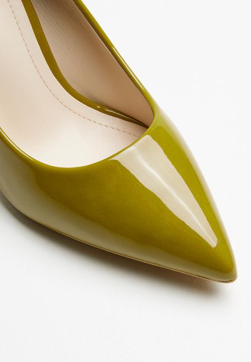 Miss Black - Nomi court - dark mustard