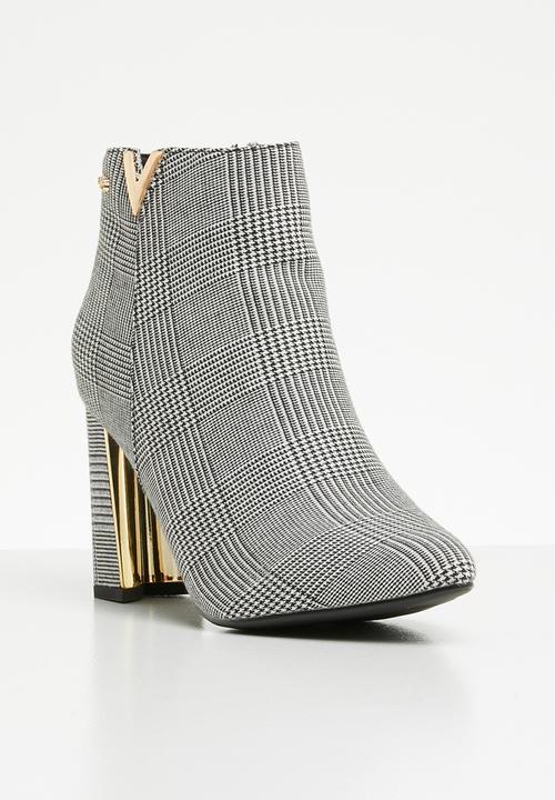 Miss Black - Milla boot - black & white