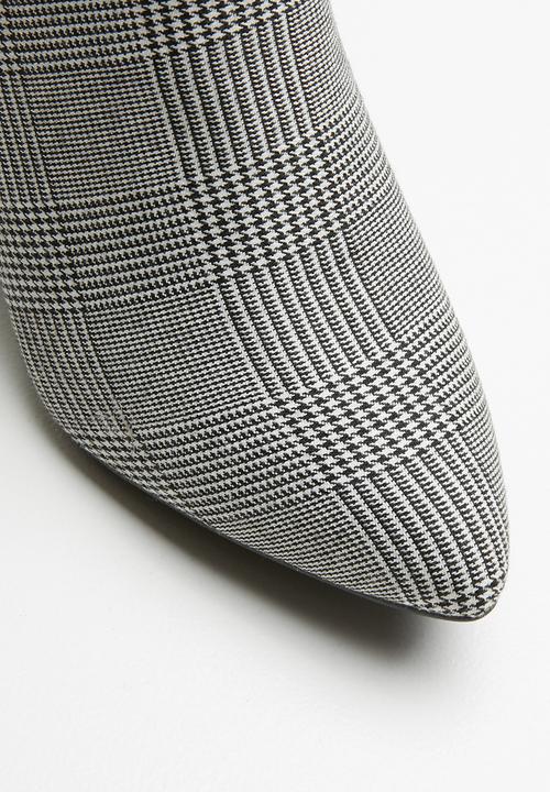 Miss Black - Milla boot - black & white