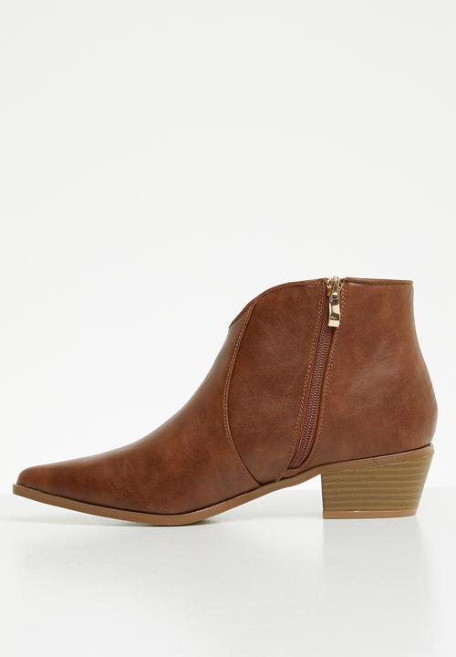 Jada - Cowboy pointed ankle boot - brown