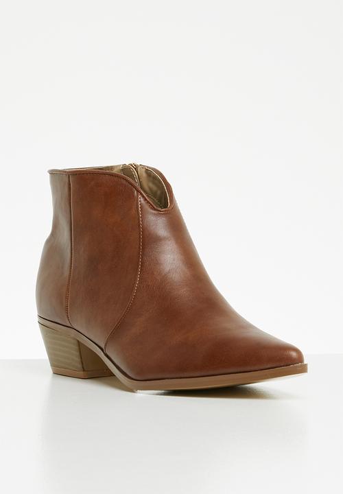 Jada - Cowboy pointed ankle boot - brown