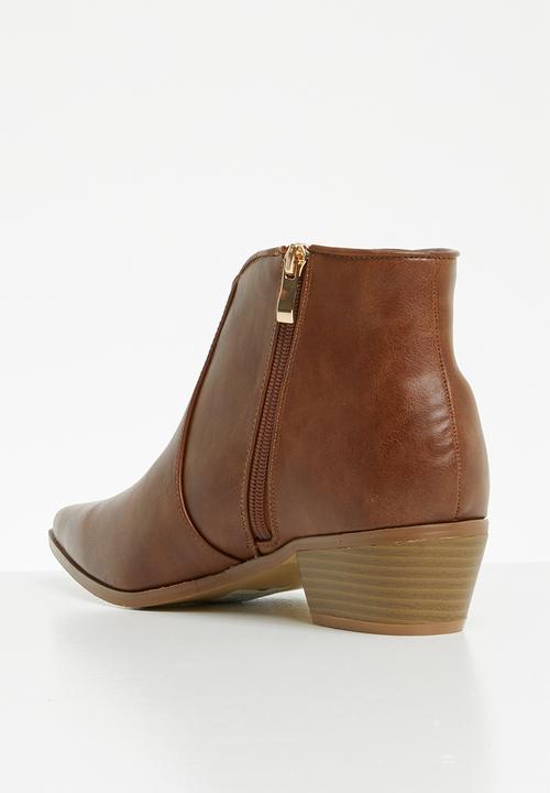 Jada - Cowboy pointed ankle boot - brown