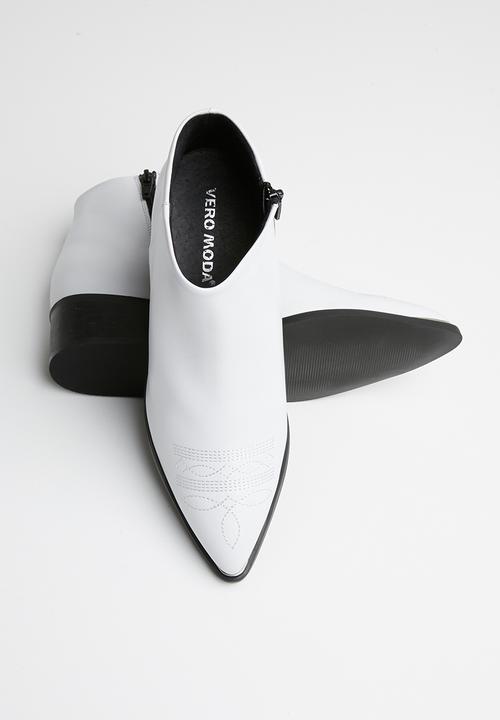 Vero Moda - Bella leather boot - white