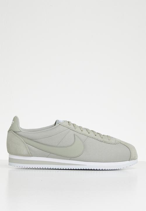 nike classic cortez suede sneaker