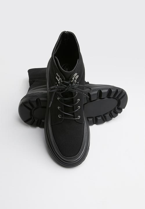 Missguided - Extreme sole canvas hiking boot - black