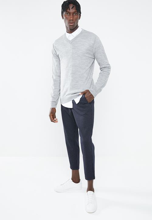Superbalist - Basic V-neck slim fit knit - grey 