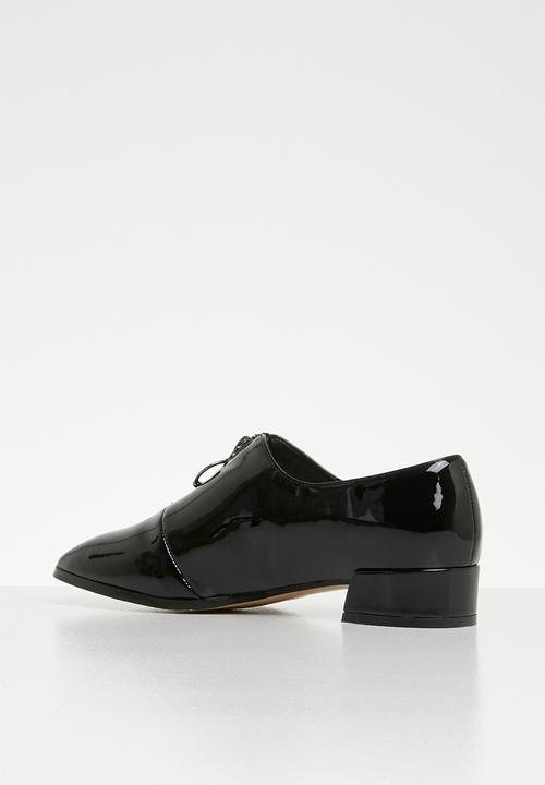 Footwork - Shaylah brogue - black