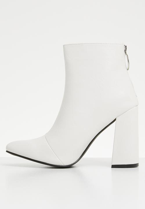 Superbalist - Ankle bootie - white