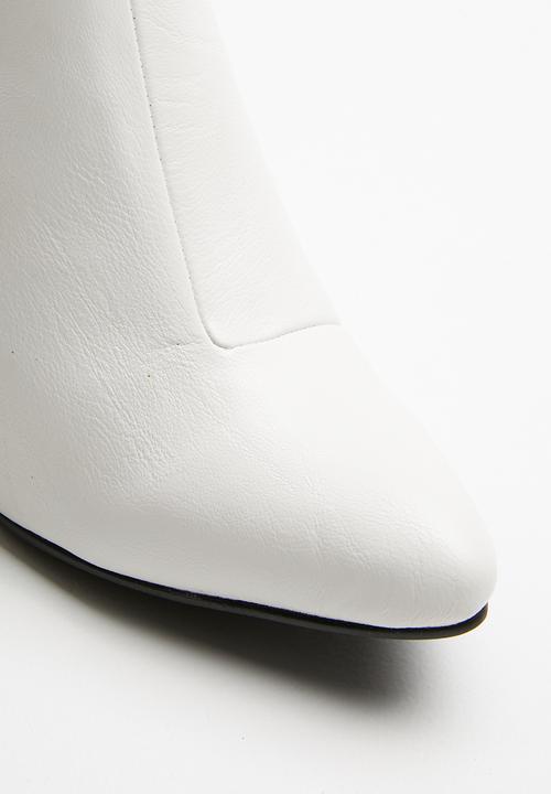 Superbalist - Ankle bootie - white