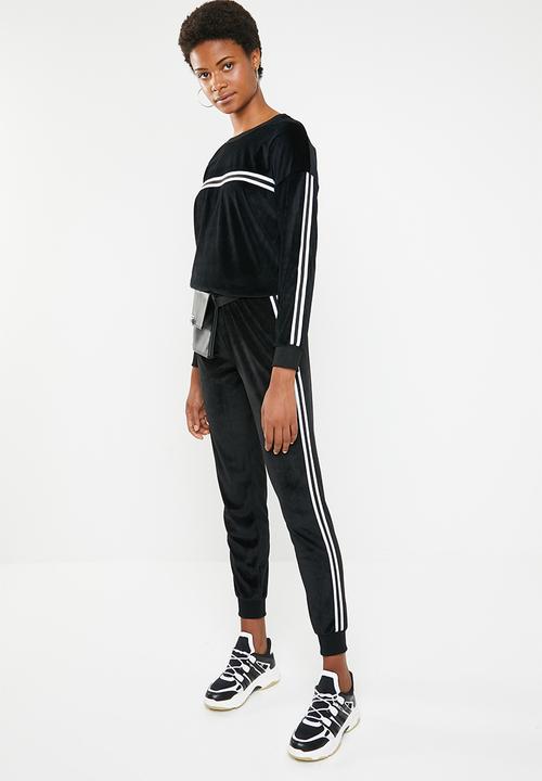 Brave Soul - Velour joggers with side tape - black