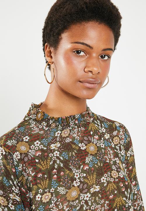 Brave Soul - Floral blouse with ruffle hem - green