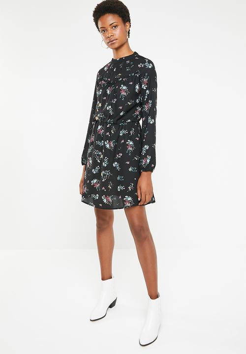 Brave Soul - Pleated floral dress with button back detail - black