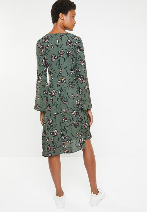 Brave Soul - Asymmetric floral dress with bell sleeves - green