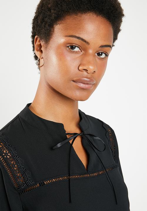 Brave Soul - Long sleeve blouse with back cut out lace detail - black