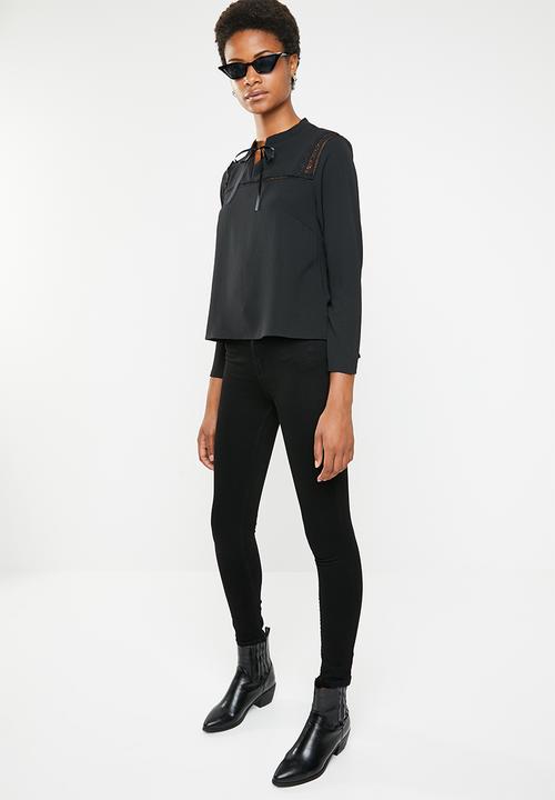 Brave Soul - Long sleeve blouse with back cut out lace detail - black