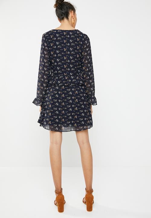 Brave Soul - Long sleeve floral dress with ruffle waist - navy