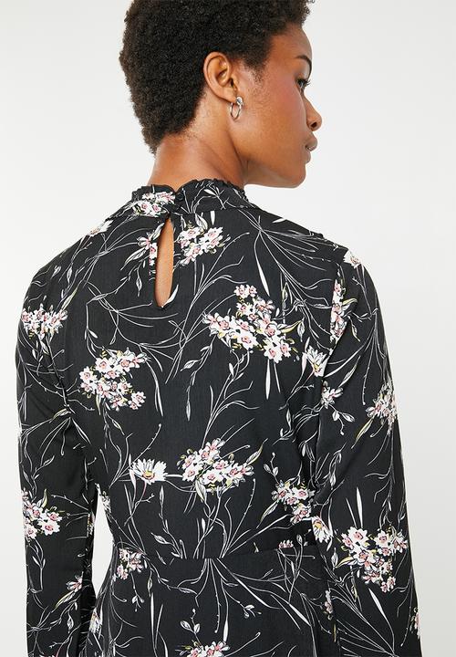 Brave Soul - Floral dress with high ruffle neck - black