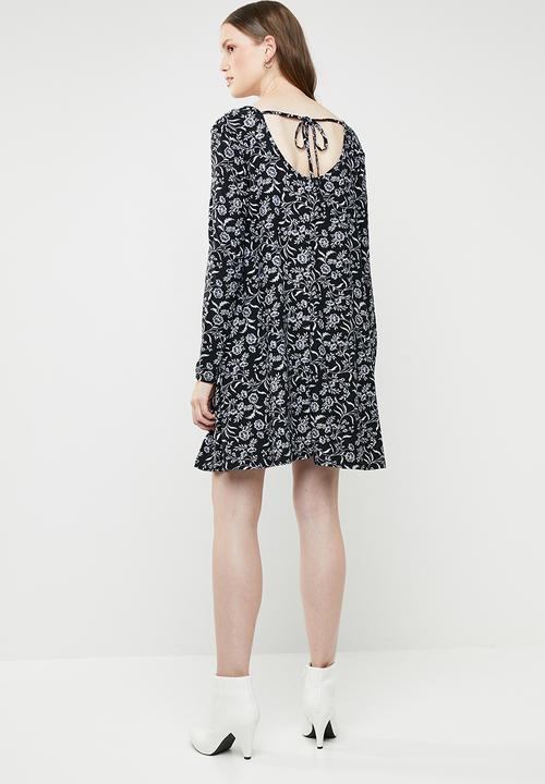 Brave Soul - Long sleeve paisley dress with tie neck - black & white