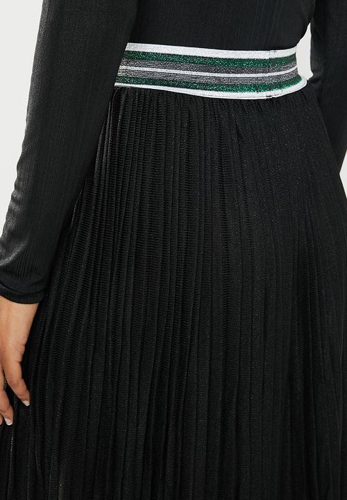 ONLY - New sway pleat skirt - black