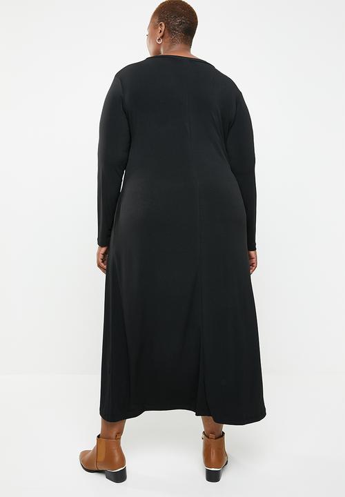STYLE REPUBLIC PLUS - V neck maxi dress with pockets - black
