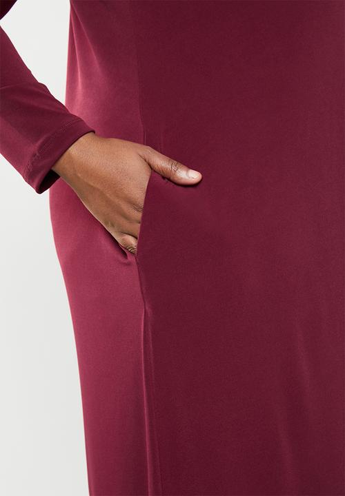 STYLE REPUBLIC PLUS - V neck maxi dress with pockets - maroon