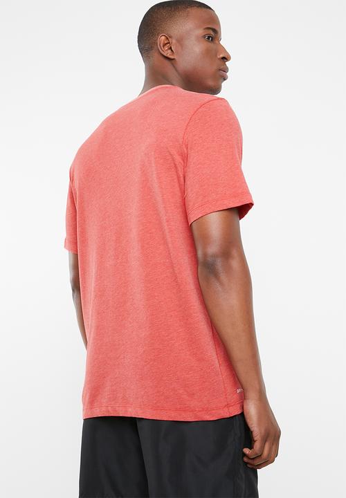 Nike - Nike  dry tee nike train - red
