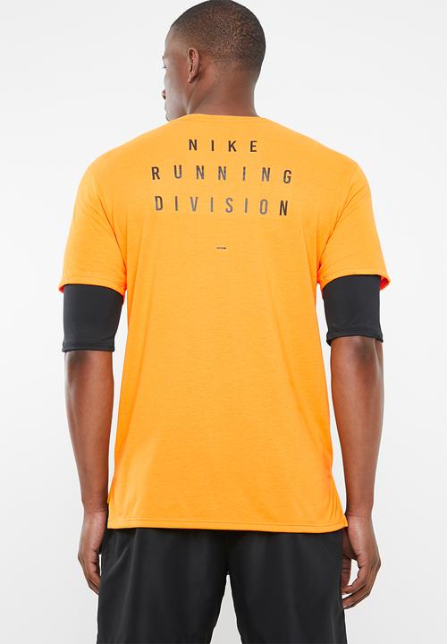 Nike - Breathe rise 365 top short sleeve top - orange & black