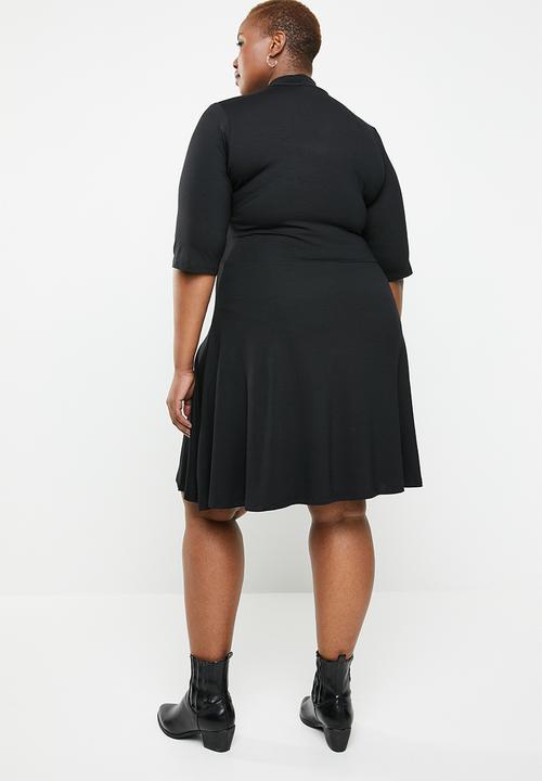 STYLE REPUBLIC PLUS - Turtle neck fit and flare dress - black