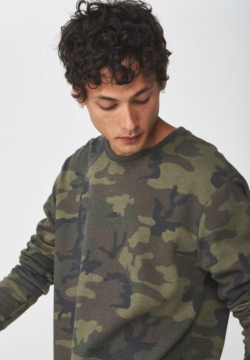 Cotton On - Jungle waffle camouflage long sleeve tee - green & black